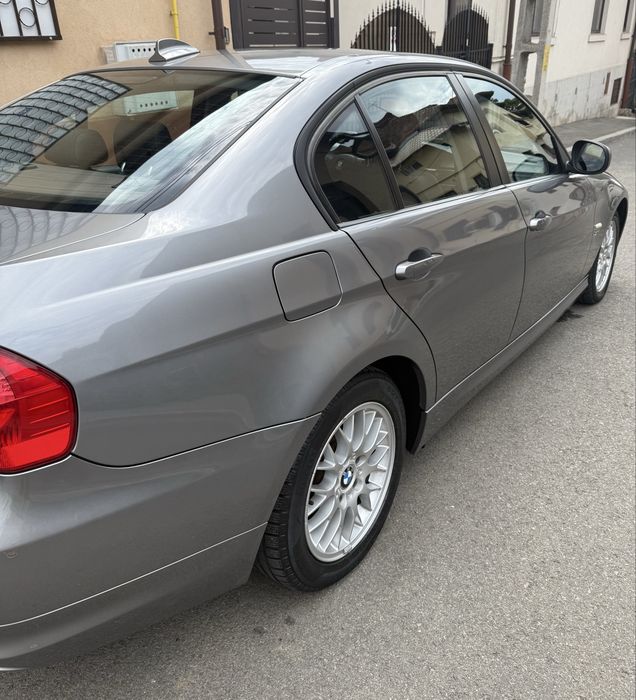 BMW 320d xDrive 4x4 | 2010 | 177 CP AUTOMATĂ