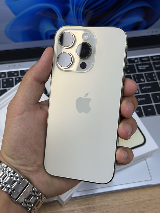Телефон iPhone 14 Pro