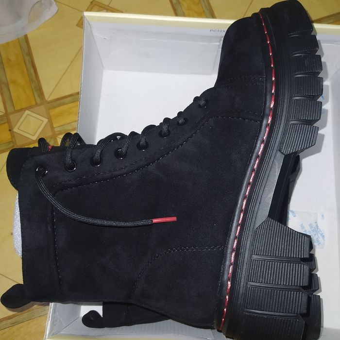 Новые ботинки стильные, зимние. Торг.