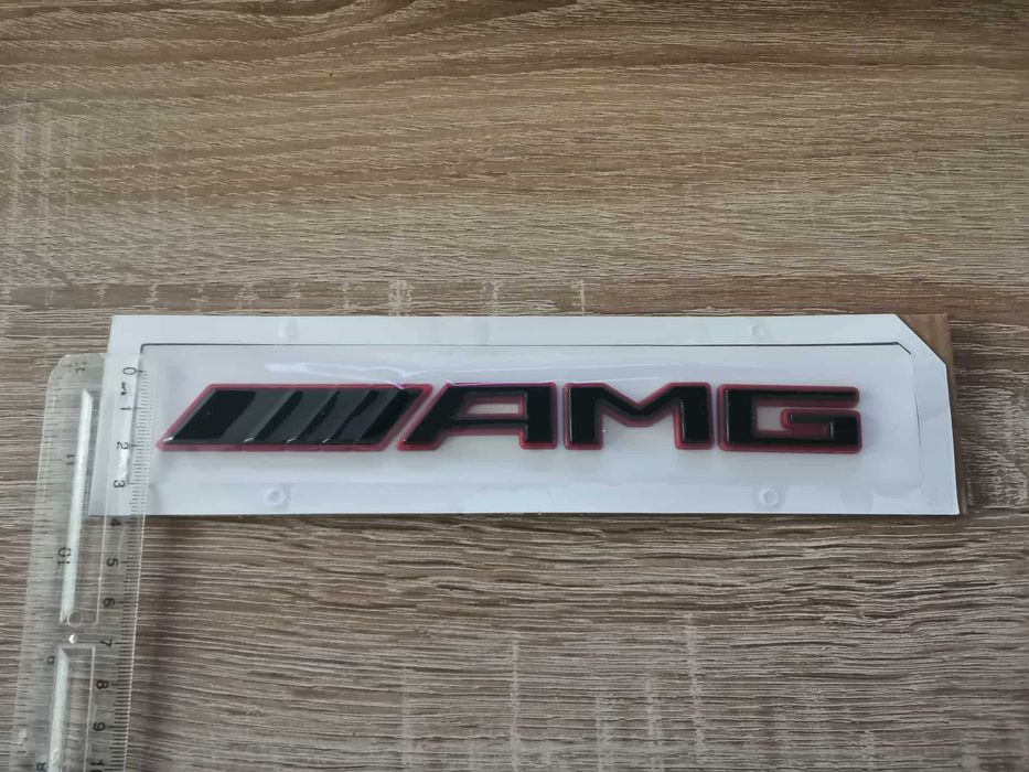 Mercedes Benz AMG черна емблема с червен кант