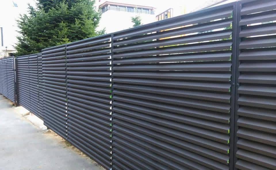 Construim garduri și porți