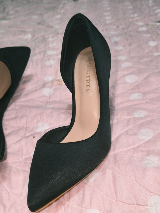 Туфли черные атласные от фирмы BigTree. Размер 36