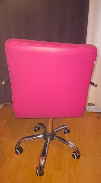 Детски стол / с повдигащ механизъм /