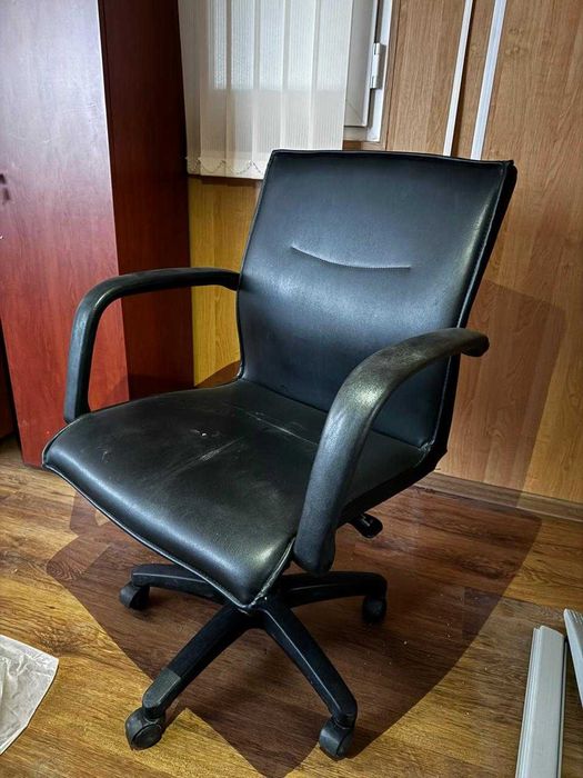 Кресло офисное и для школьника