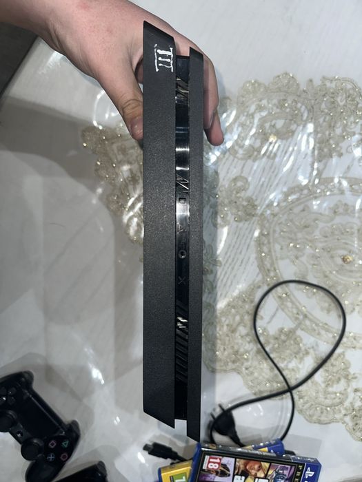 PlayStation 4 slim 500 gb