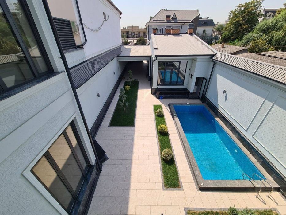 Прролается ДОМ. Мирзо Улугбекский район. Ориентир: Салом чайхона.