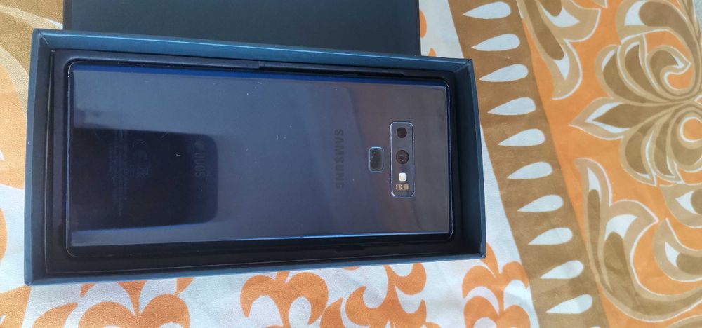 Продава samsung galaxy 9