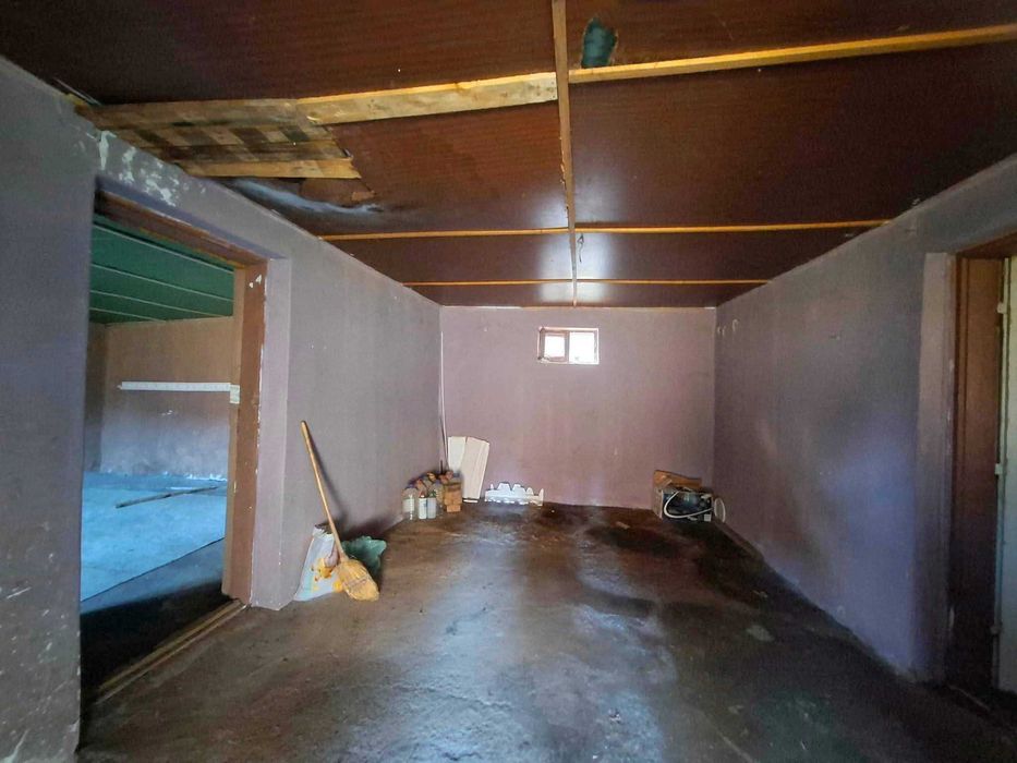 Casă demolabilă sau renovabilă lânga granită la 17 km de Oradea