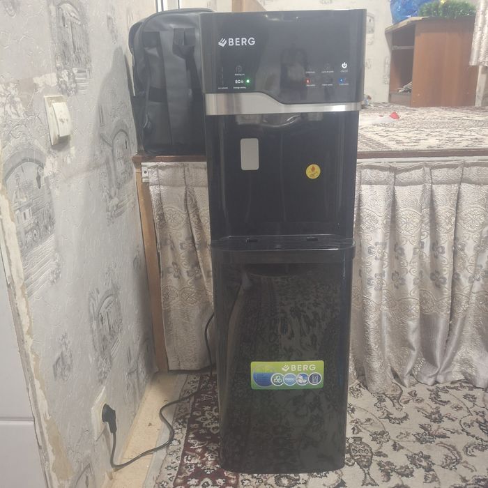 Продаю срочно кулер новый пользовались буквально 1 месяца новый