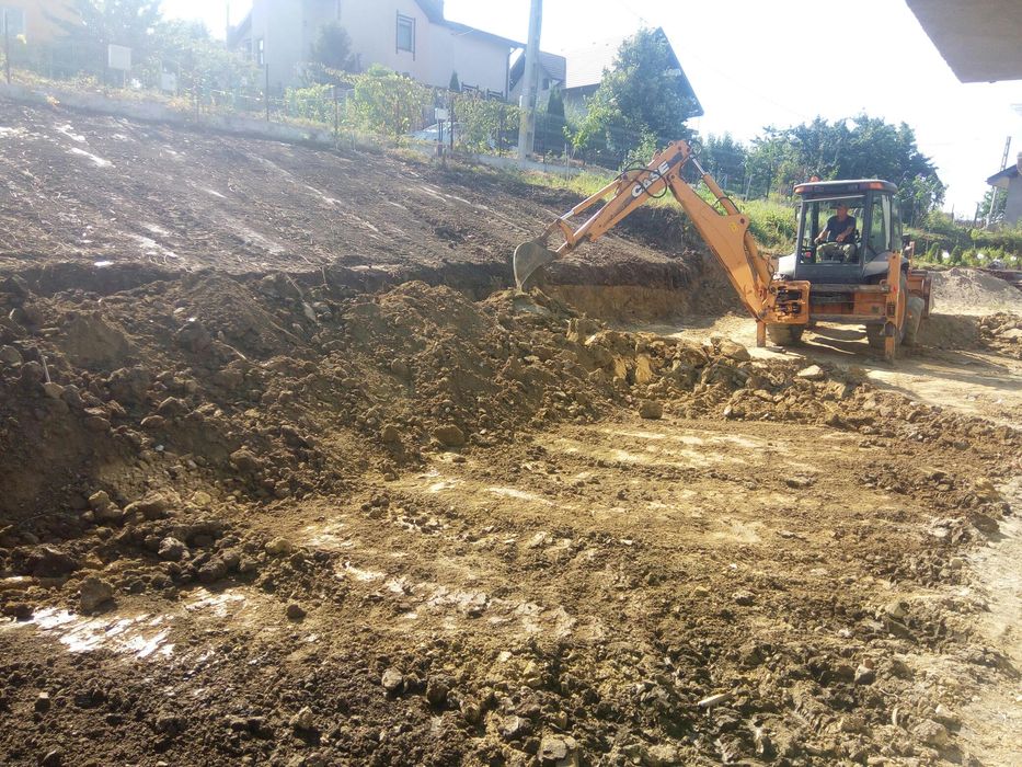 Inchiriez buldoexcavator