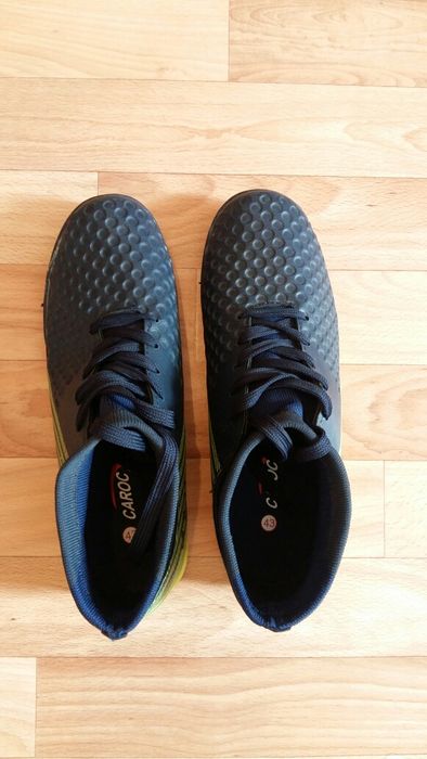 Продам кроссовки