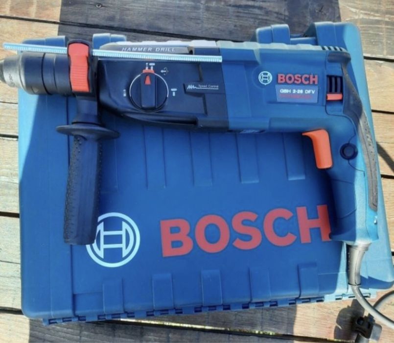 Нов Немски Перфоратор BOSCH 2-28 ,1000W Бош 2-28 с 2 патронника!!!