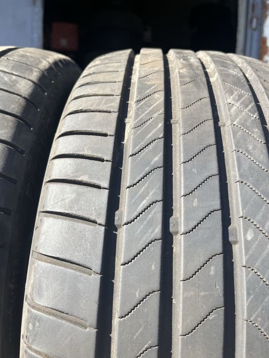 2 бр. летни гуми 225/45/17 Bridgestone DOT 0723 5,5 mm