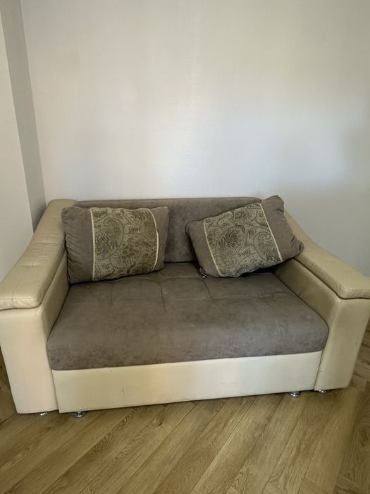 Отдам диван бесплатно самовывоз