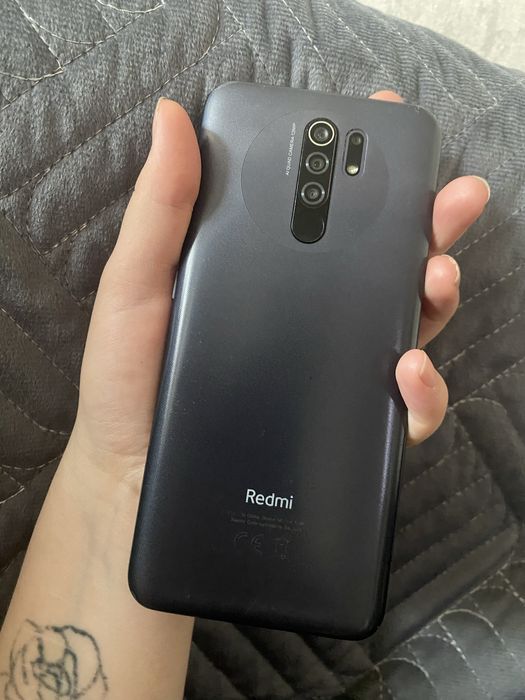 продаю телефон б/у Redmi 9