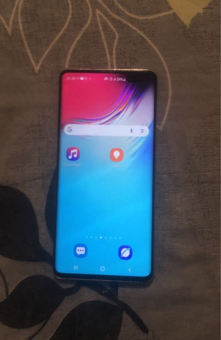 Tilfon sotiladi holati yaxshi orqasi singan toshchalarni ustiga tushgn