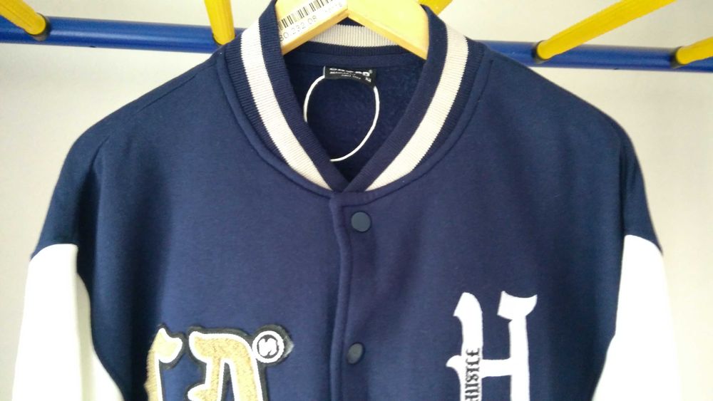 Куртка бомбер новая