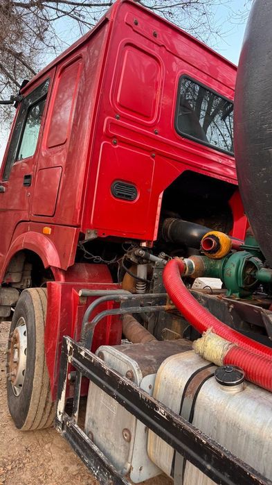 Продам ассенизатор HOWO 20 кубовый 2012 года