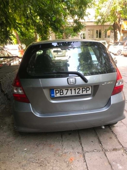 Продавам автомобил "Хонда джаз"