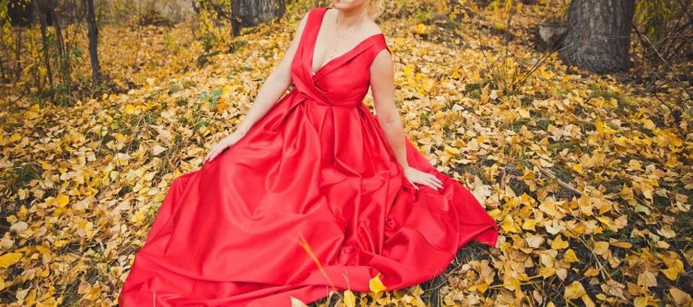 Продам красное платье