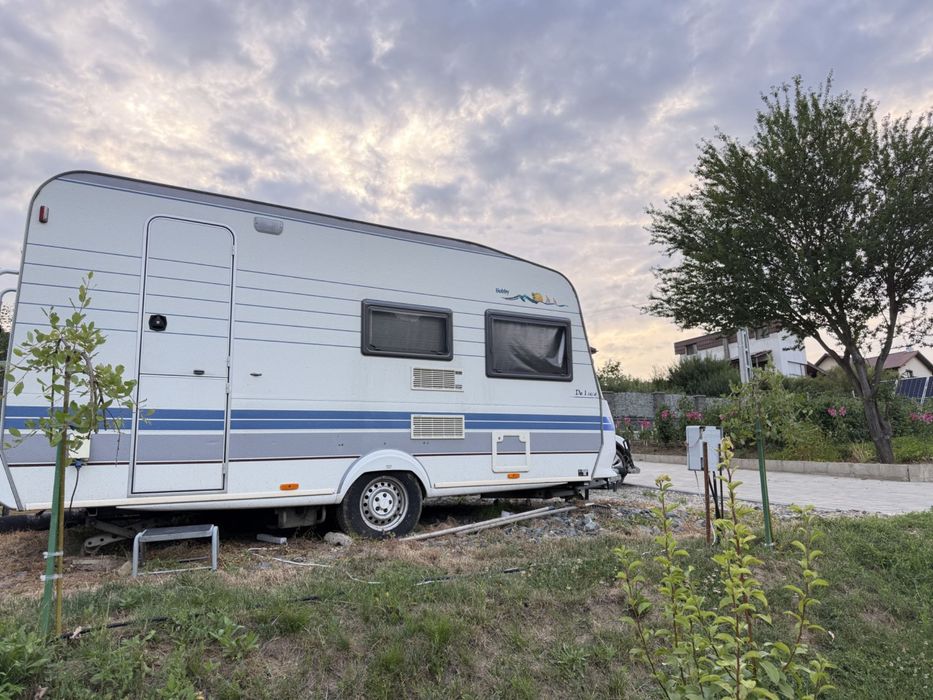 Rulotă Hobby De Luxe 1998 | Pat matrimonial | Baie cu WC și duș | Frigider | Încălzire