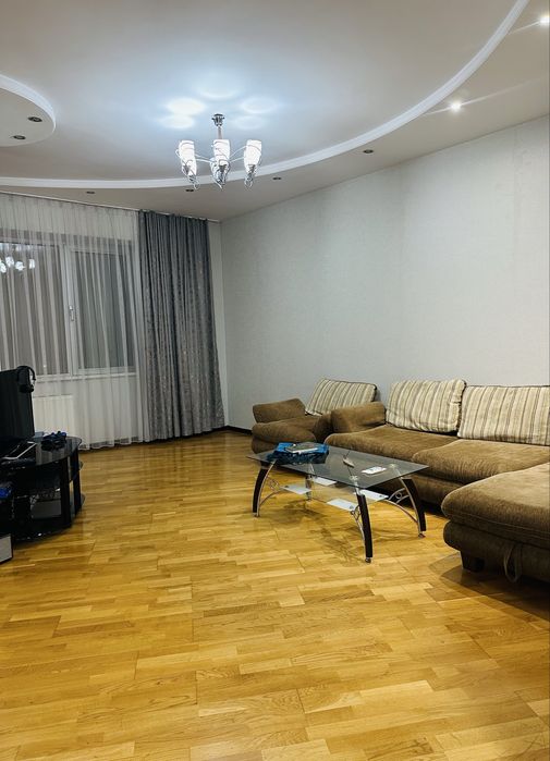 Продам срочно диван и кресло