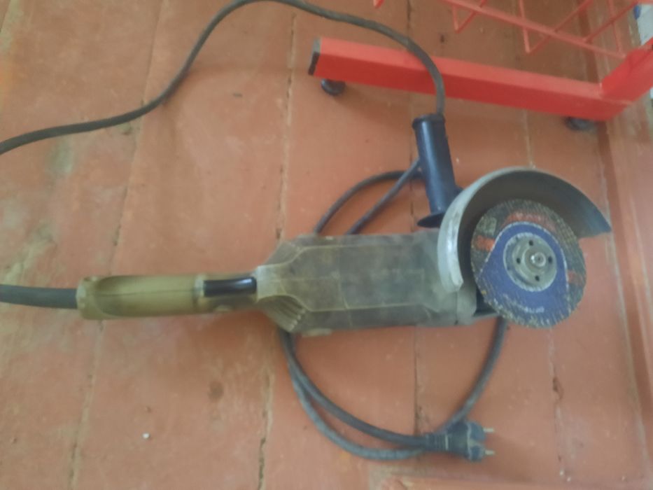 Продам болгарку размер 180 мм
