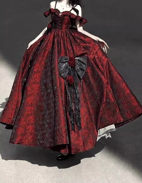 Прокат платьев вечених бальных