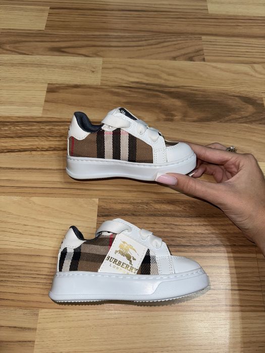 Adidasi Burberry copii 23 marimea unisex noi