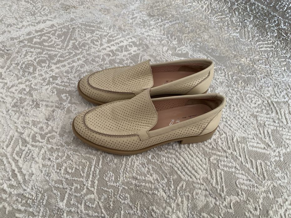 Продаю лоферы новые