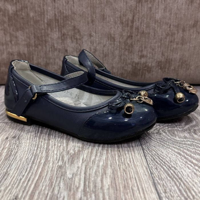 продам туфельки на девочку