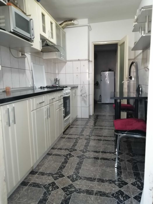 Închiriez apartament 2 camere Micro 14