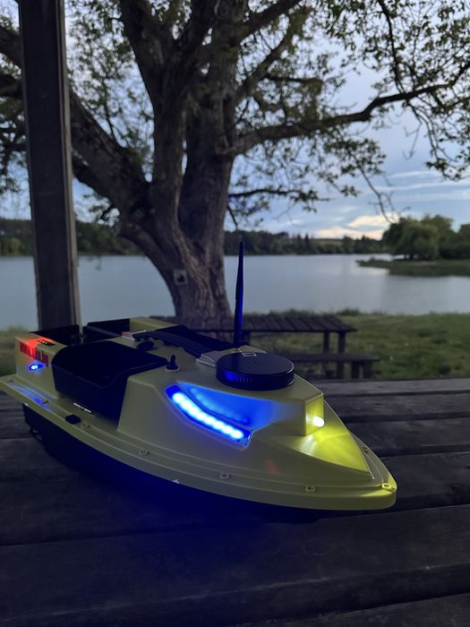 Лодка за захранка D20/D19 с GPS с 99 точки