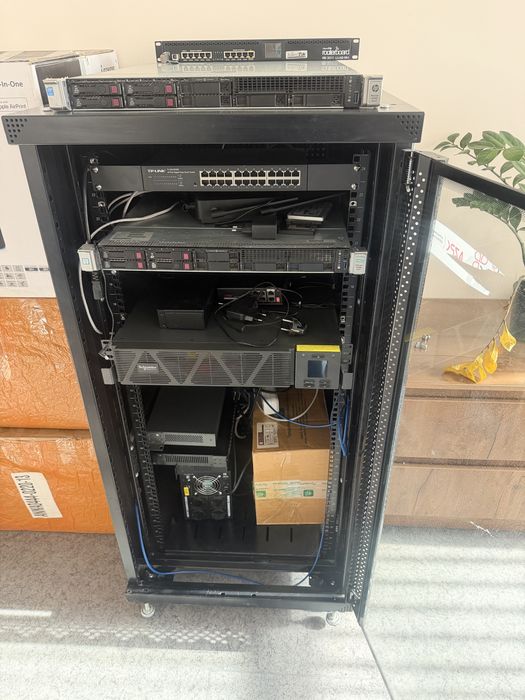 Срочно продам сервер Сервер HPE Proliant DL360 Gen9 (G9) 8*2,5")