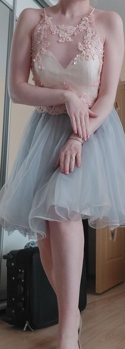 Vând rochie scurta de ocazie