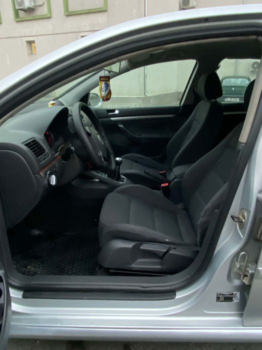 Vw golf 5 an 2006 motor 2.0Tdi acte valabile Fiscal pe loc