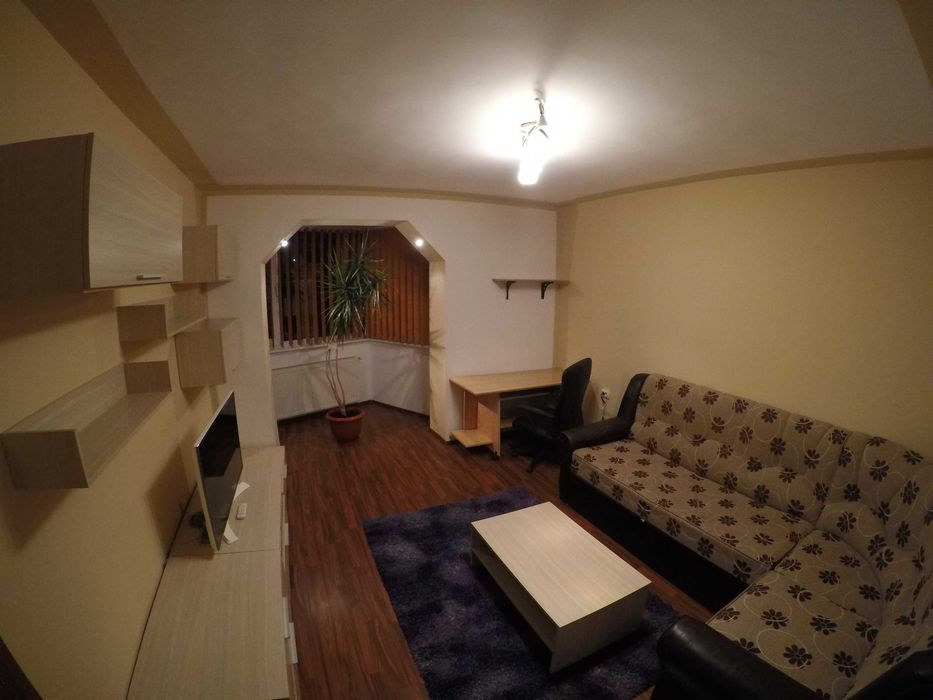 Inchiriez apartament de doua camere in Brasov in centrul Civic