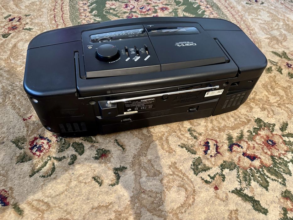 Продам магнитофон DAEWOO