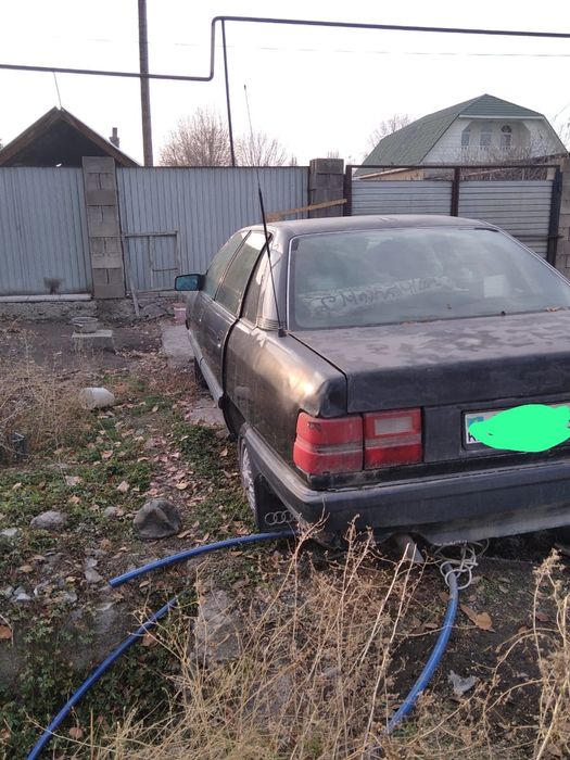 Автомобиль Ауди 100