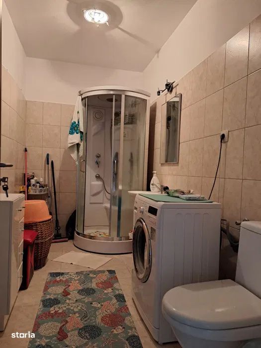 Apartament la etajul 1, parcare, balcon, zona Eroilor