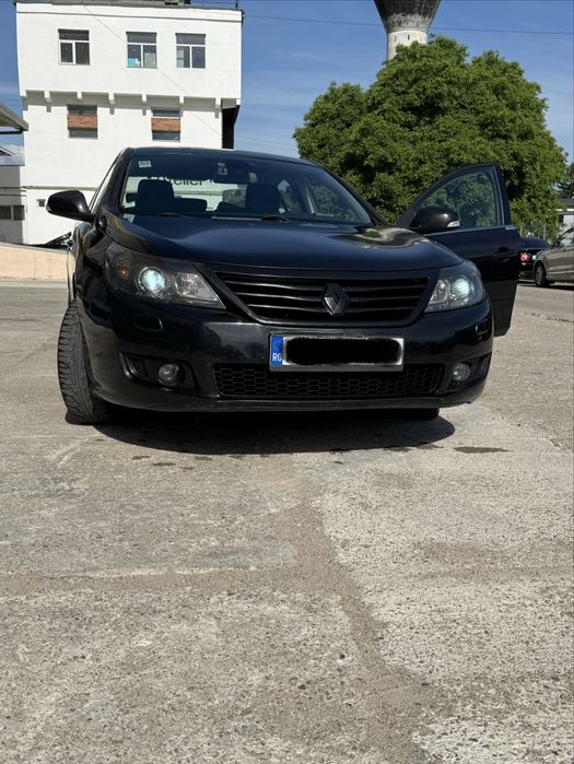 RENAULT Latitude 2011 — imagine 3