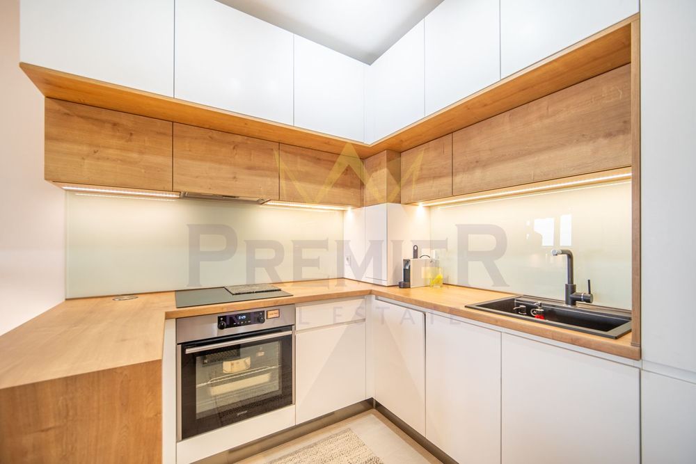Продава се Тристаен апартамент в Варна, м-т Траката - 108 кв.м за 1370 €/кв.м - Снимка #2