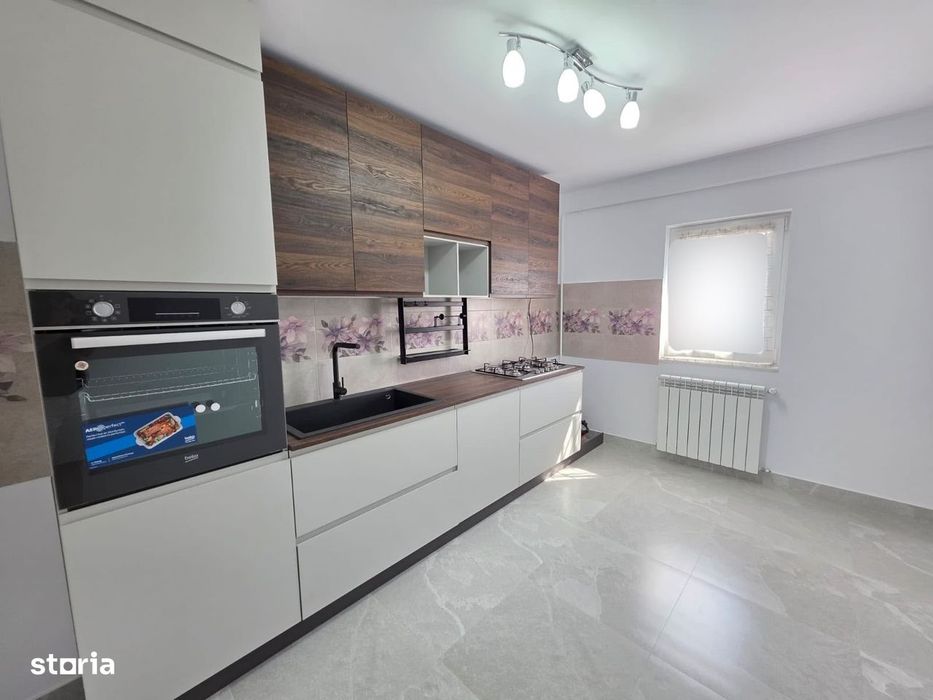 3 camere, decomandat, zonă centrală, renovat și îmbunătățit 2026