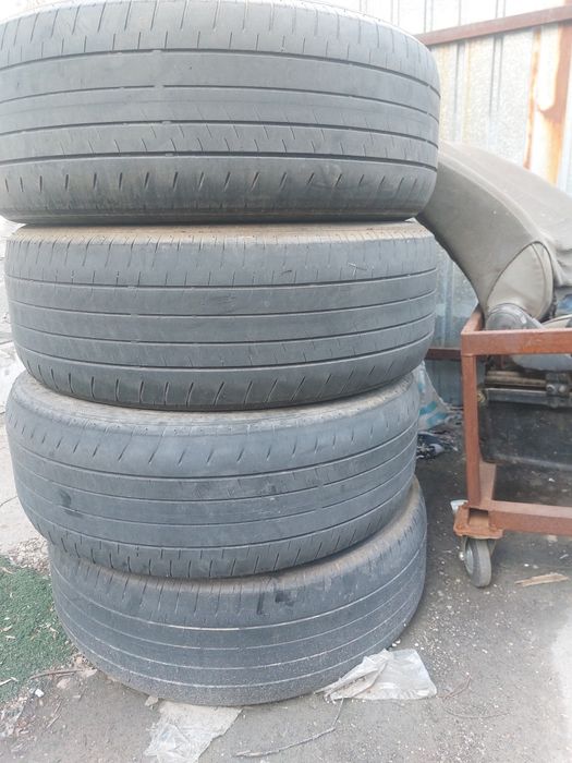 Продам автошины Bridgestone  R20