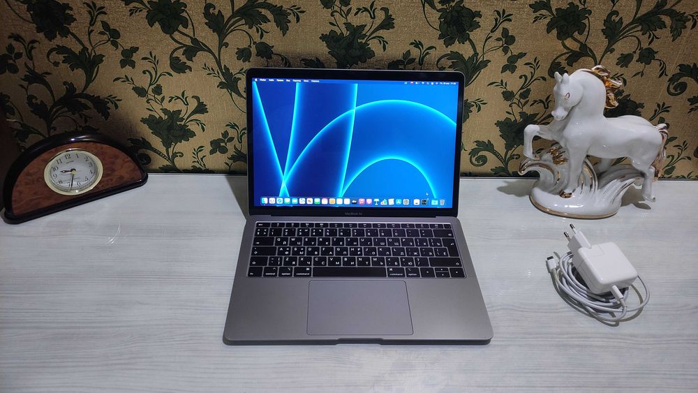 MacBook Air 13 m1. 8/256. Гарантия до 5 сентября 2026г