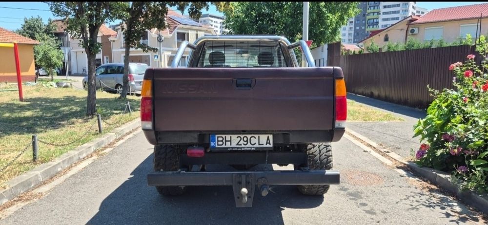 NISSAN King Cab D21/ Navara pret 6300 E neg