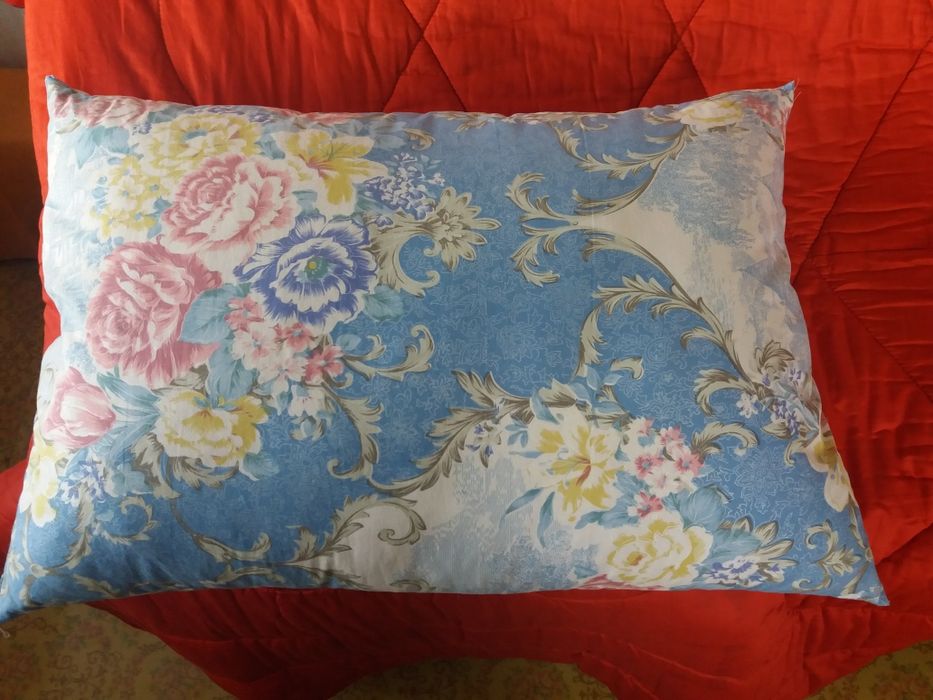Подушки перьевые, подушки  диванные