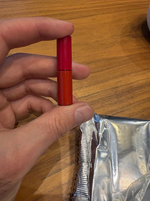 Червила червени Giorgio Armani и Lancome