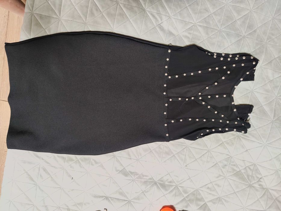 Черна елегантна рокля