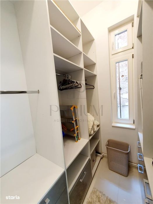 Neptun - 3 Camere - Spatioas - Inalt - Renovat - 2 Bai - Vila Istorica